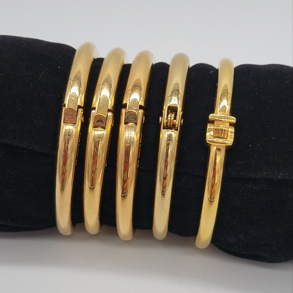Vita Fede Single 24k Yellow Gold plated Swarovski Crystals Cuff Bracelet New